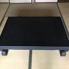 しっかりとした重量感溢れる座卓！売ります