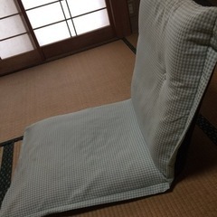 0円 何の変哲もない汚れた普通の座椅子 貰って下さいの画像