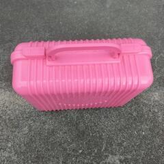 プラスチック製のカバン？ケース（小物入れ）になりますの画像