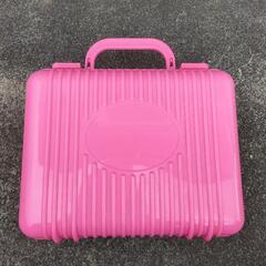 プラスチック製のカバン？ケース（小物入れ）になります