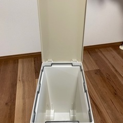 アスベル ゴミ箱 15ℓ タイヤつきの画像