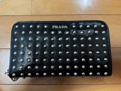 〈取引終了〉PRADAの財布