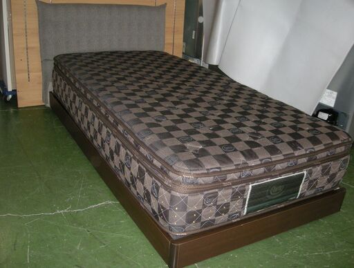 R339 高級 国産ドリームベッド＆サータ シングルベッド、幅98cm 美品