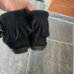 ミネトンカ　フリンジブーツ　22センチの画像
