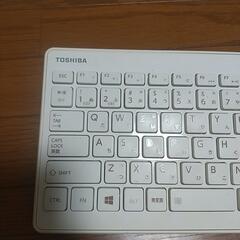 TOSHIBA ワイヤレスキーボードkg-1177の画像