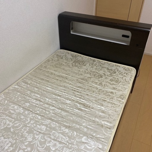 シングルベッドマットレス付き