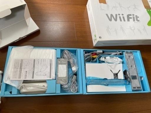 Nintendo Wii 本体、Wii fit、コントローラー、ソフトセット