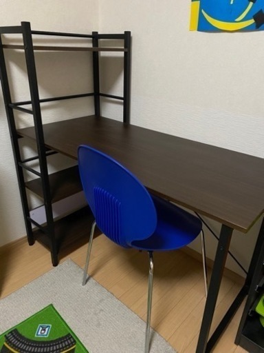 中古品  ニトリ　テスク椅子付き