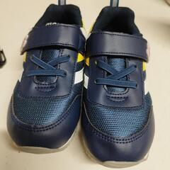 新品　訳あり　子供用運動靴　ネイビー