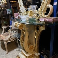 イタリアドレッサー、お姫様ドレッサー、お姫様鏡、王室家具、北欧家具の画像