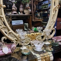 イタリアドレッサー、お姫様ドレッサー、お姫様鏡、王室家具、北欧家具の画像
