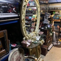 イタリアドレッサー、お姫様ドレッサー、お姫様鏡、王室家具、北欧家具の画像