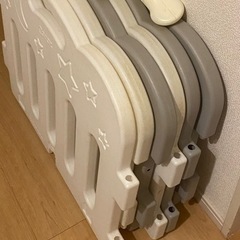 caraz ベビーサークル　足付きの画像