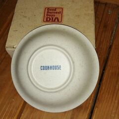 少し深めのお皿の画像