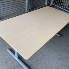 会議テーブルの画像