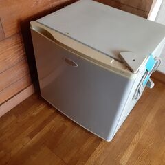 小型冷蔵庫　Haier　JR-40A　2005年製