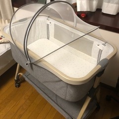 ベビーベッドの画像