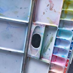 ドラゴン　デザイン　絵の具セットの画像