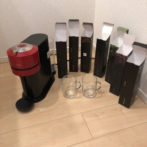 コーヒーメーカー　ネスプレッソ　ヴァーチャオ　レッド　美品