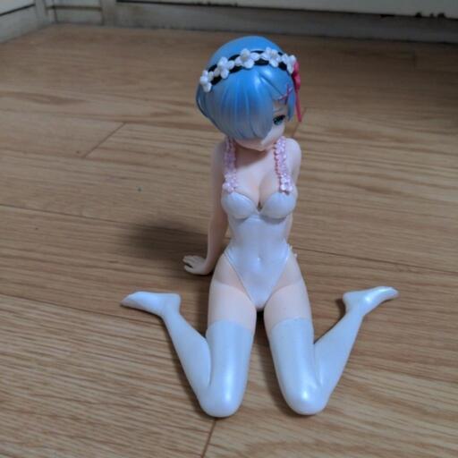リゼロ　レム　おすわりフィギュア