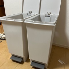 ゴミ箱　2つ