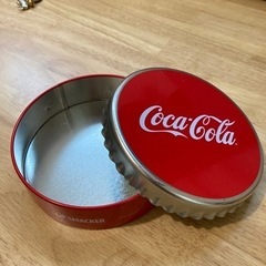 コカコーラの缶の画像
