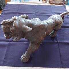 虎の木彫り　迫力ありますの画像