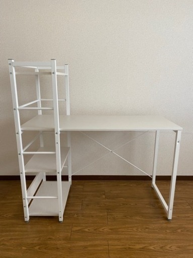 美品！パソコンデスク色白⭐︎引き渡し予定者決定致しました