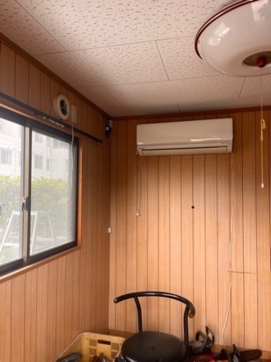 プレハブ小屋