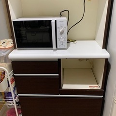 食器棚の画像