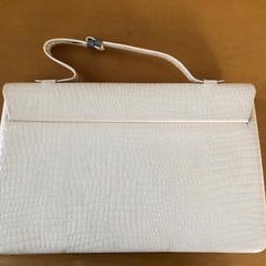 エナメルハンドバックの画像