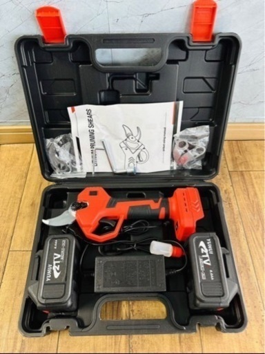 新型電動ハサミ 充電式 切断直径40mm 庭木/枝切り/果樹用/電線/ケーブルなど　剪定鋏