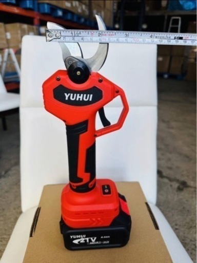 新型電動ハサミ 充電式 切断直径40mm 庭木/枝切り/果樹用/電線/ケーブルなど　剪定鋏