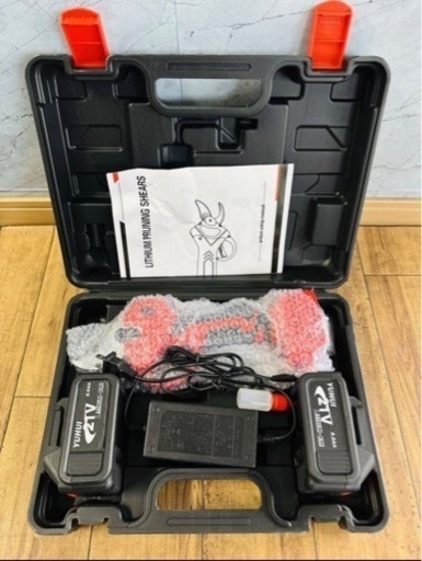 新型電動ハサミ 充電式 切断直径40mm 庭木/枝切り/果樹用/電線/ケーブルなど　剪定鋏