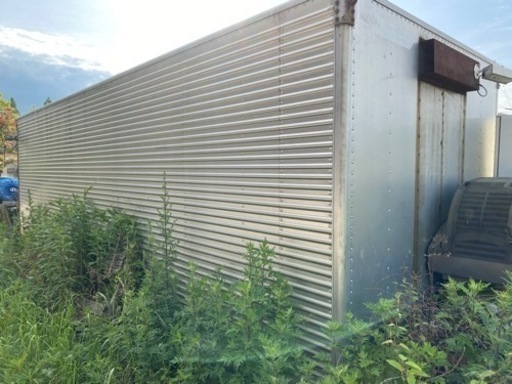 2トントラック箱高さ220幅210長さ630相談中