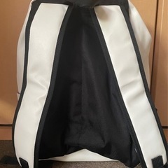 白いリュック　の画像