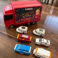 トミカミニカー収納トラックとマック変身ブーブーセット