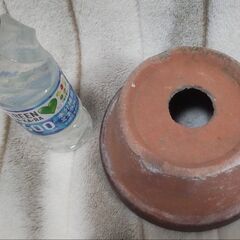 【まだ受付中】20-02 中古 陶器製 植木鉢 茶 これからの季節ガーデニングに如何ですか♪ 平皿型丸プランター 早い者勝ちです✨✨の画像