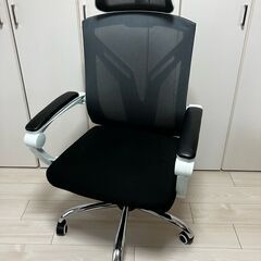 デスクチェア　オフィスチェア　白黒　スタイリッシュ