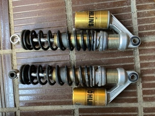 【値下げ中】オーリンズ　サスペンション　２つ