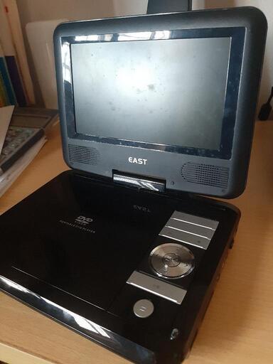 ポータブルDVDプレーヤー
