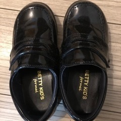 キッズシューズ何個でも300円