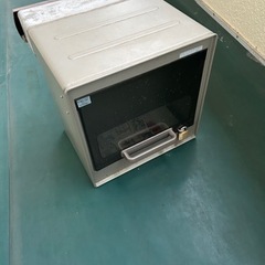 郵便📮ポスト😃塀に付いていたの外しました❗️の画像