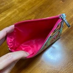【値下げしました‼️】新品 クリニーク メイクポーチ（ハート柄、ピンク）の画像