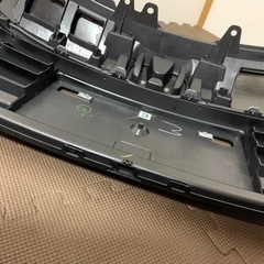 ヴェゼルフロントグリル【最終値下げ】の画像