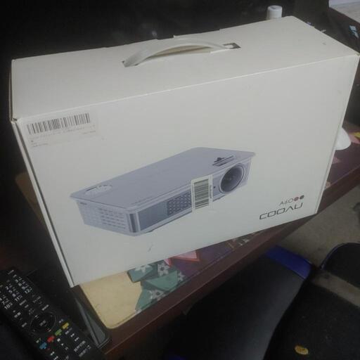 プロジェクター フルHD 6500ルーメン