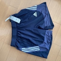 未使用　adidas ランニングパンツ