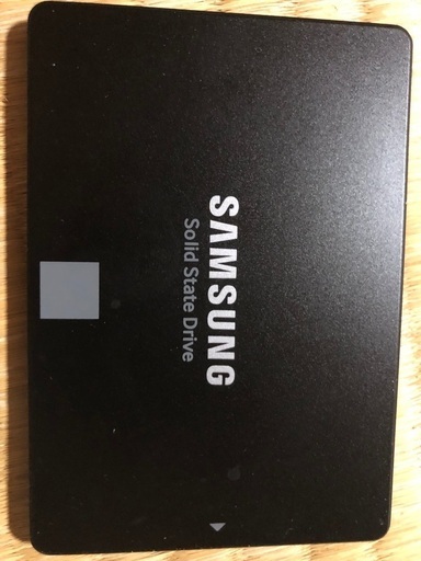 2.5インチ　SSD 120gb