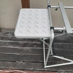 アウトドアキッチンテーブルの画像