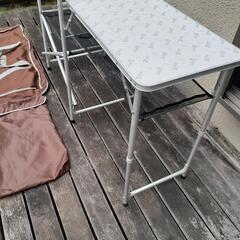 アウトドアキッチンテーブルの画像